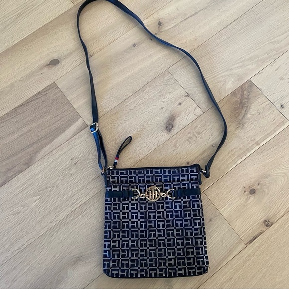 Tommy Hilfiger Monogram Black and Gold Patterned Crossbody Bag - Picture 4 of 13